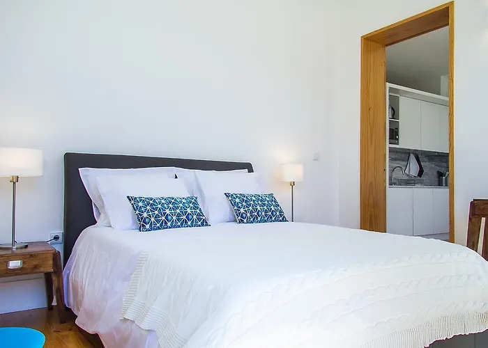 Liiiving In Porto | Blue Flower Apartment