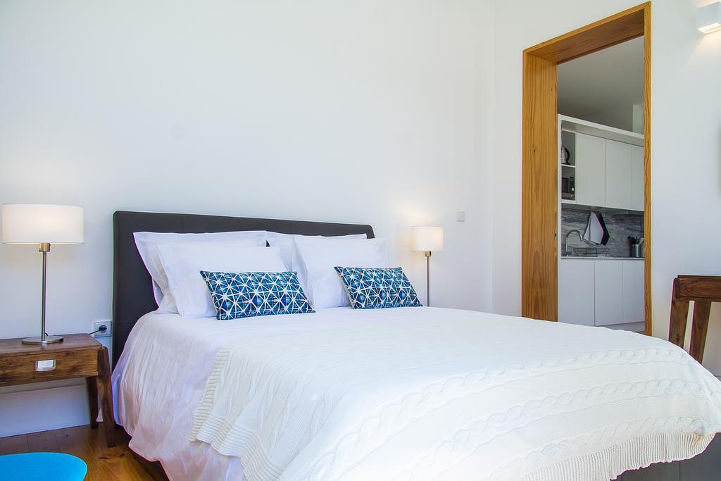 Apartment Liiiving In | Blue Flower Porto