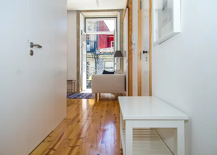 Liiiving In Porto | Blue Flower Apartment